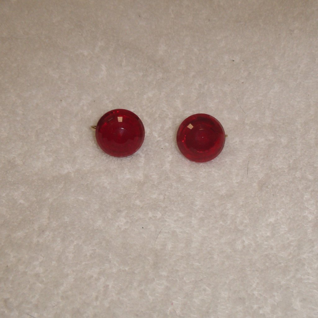 Dalsheim Clip On Earrings Red Beveled Lucite Circles 7$